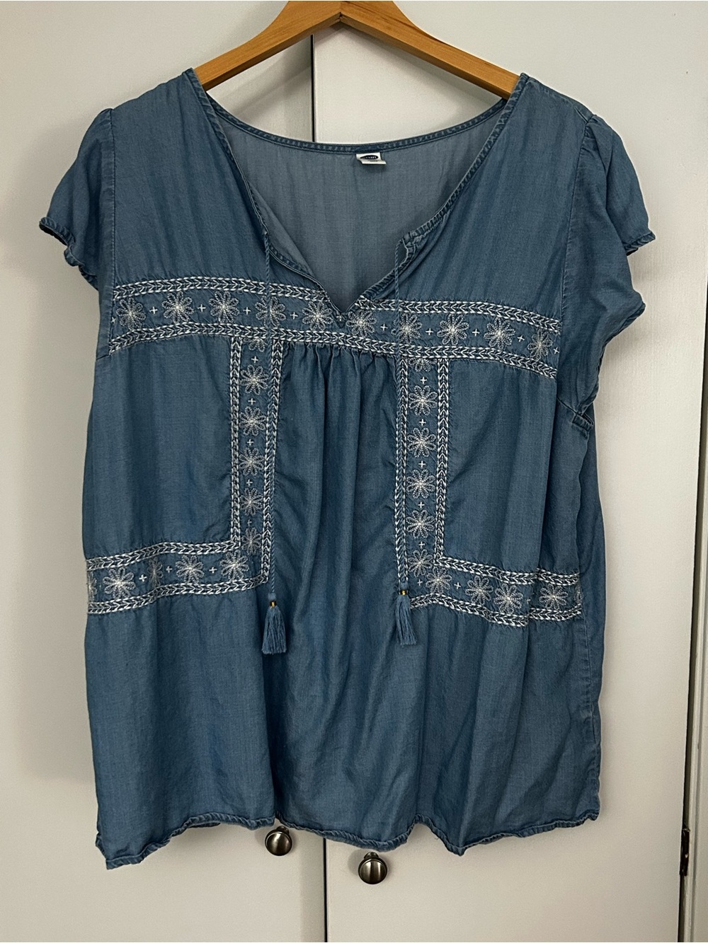 Old Navy Embroidered Blouse